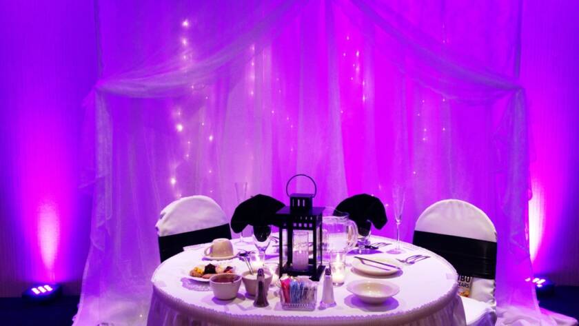 bride and groom table
